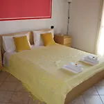 Rosa Lägenhet