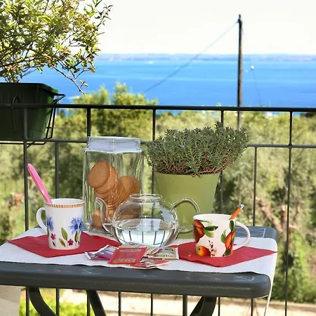 Rosa Lägenhet Moniga del Garda