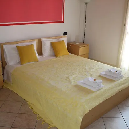 Rosa Apartment